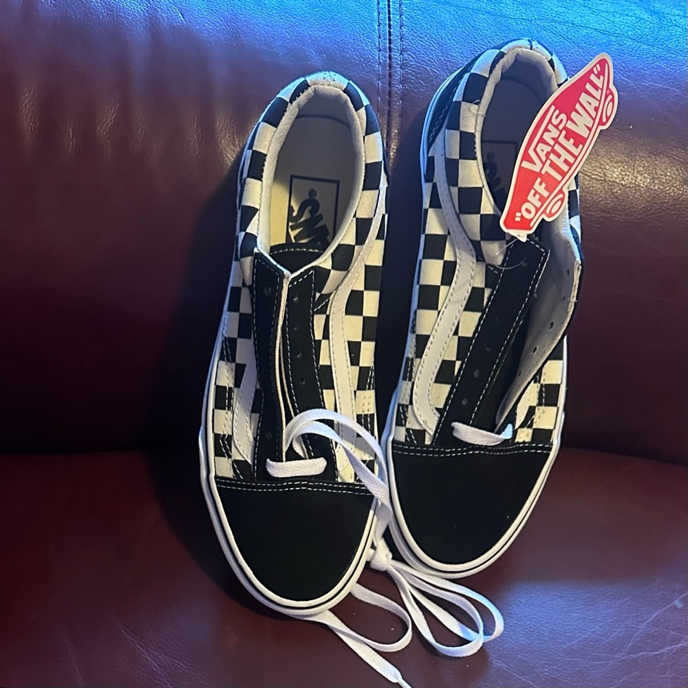 Old Skool Vans new never worn 7.5 Blk/White check